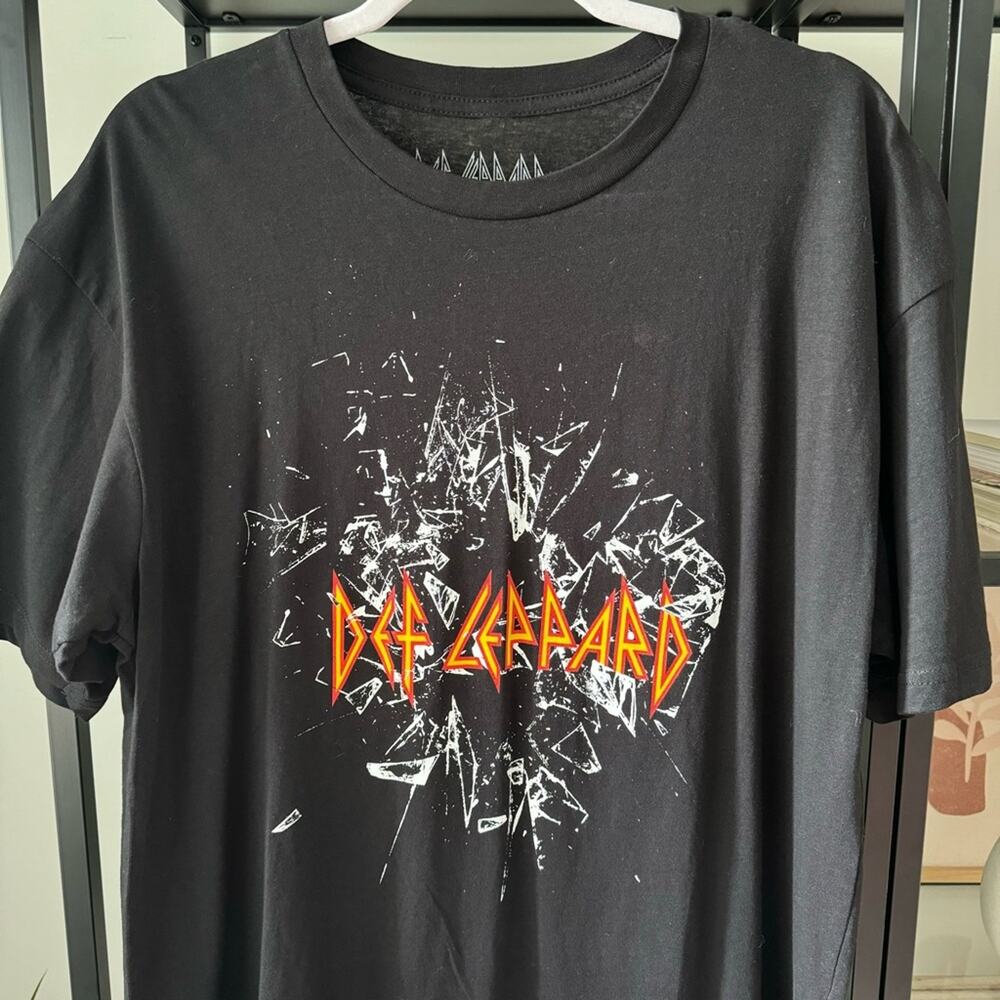 Def Leppard Black Cotton Crewneck Short Sleeves Graphic T-Shirt Men’s Size Large - Picture 2 of 6